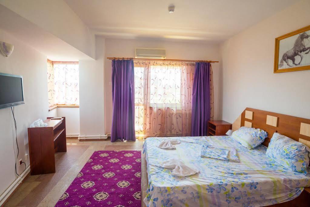 Năvodari Hostel Nova Route מראה חיצוני תמונה