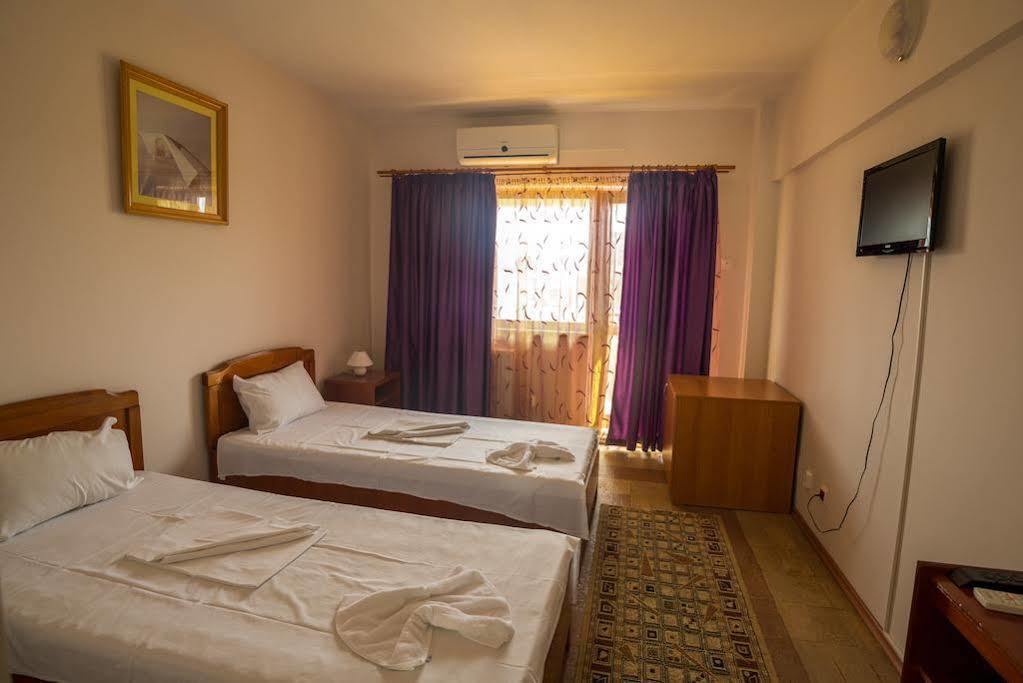 Năvodari Hostel Nova Route מראה חיצוני תמונה